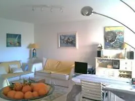 Rental Apartment Les Terrasses De Clair - Le Lavandou, 2 Bedrooms, 4 Persons 0*,  France